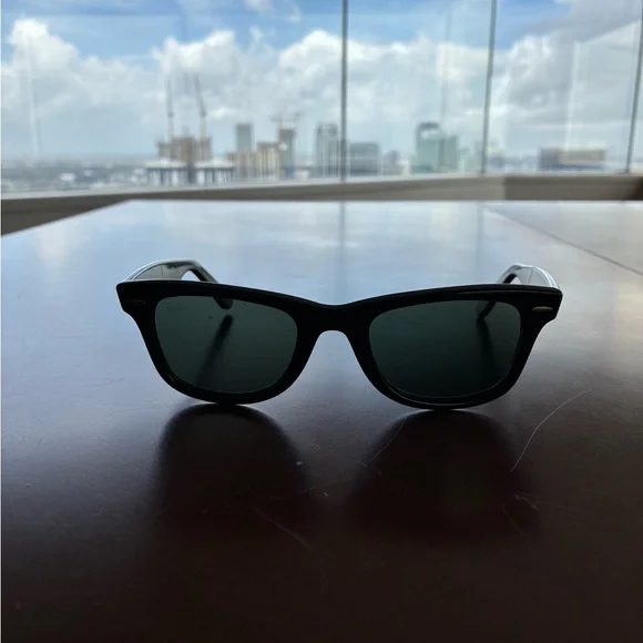 Ray-Ban Classic Black Sunglasses made in Italy - Picture 10 of 13